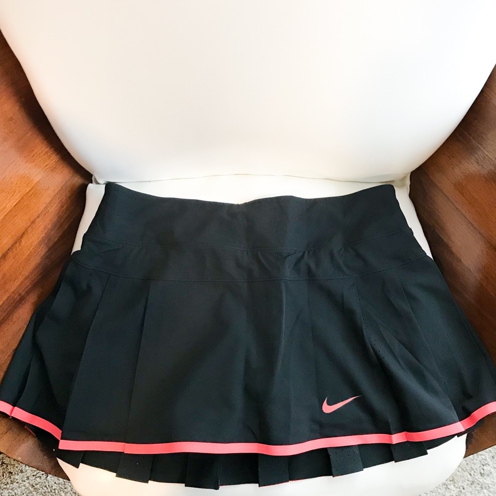NIKE ✨💕 Black & Pink Tennis Skirt EUC